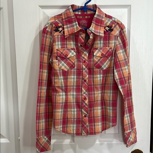 Vigoss Other - Vigoss Button Down Shirt with Western Flair embroidered flowers size medium